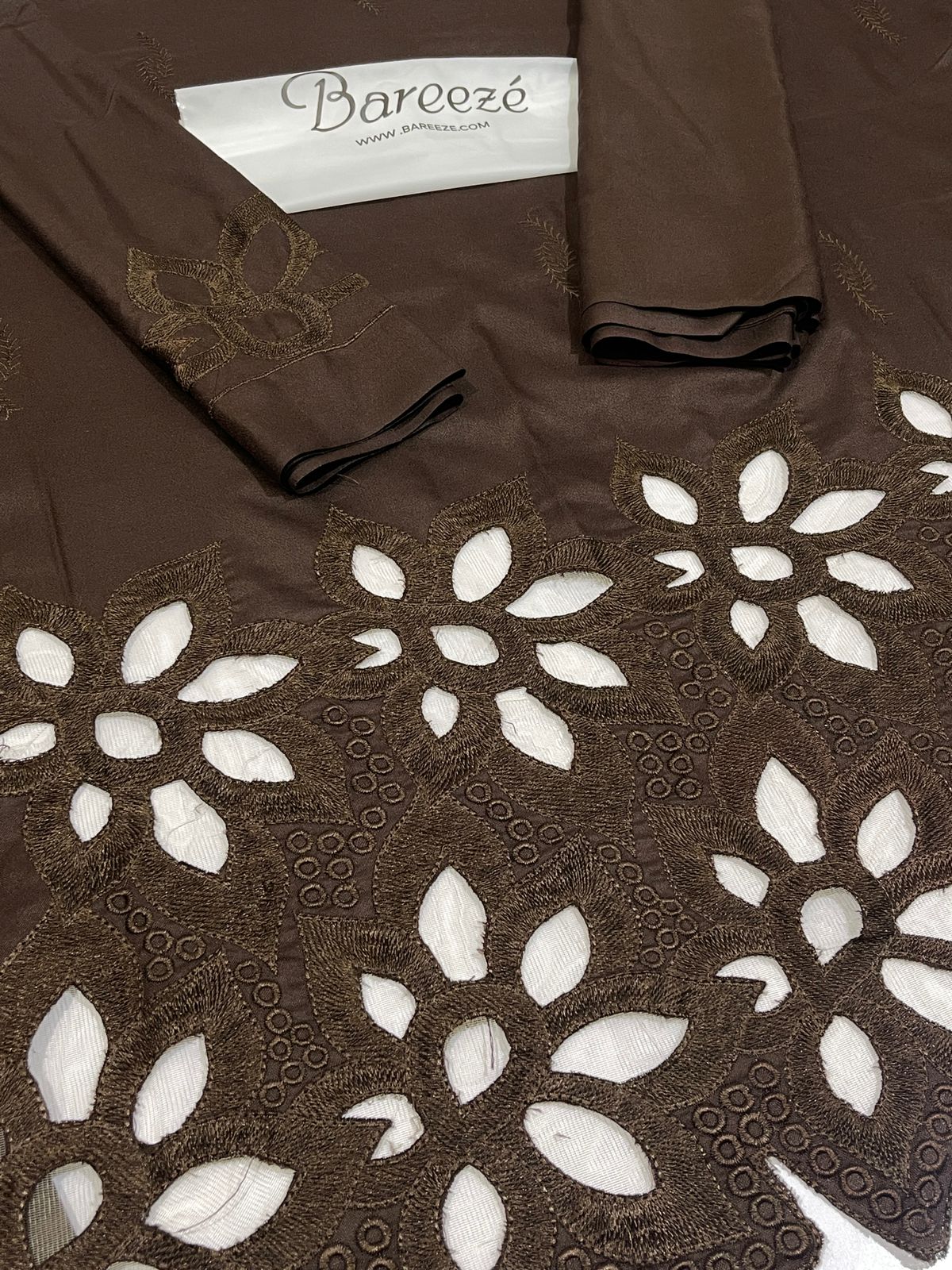 Tawakal Winter Collection 2025 | 2PC Dhanak Embroidered Suit – Shirt & Trouser